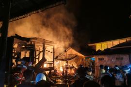 Dua Rumah Warga di Gunung Alam Lebong Ludes Terbakar, Diduga Akibat Korsleting Listrik