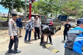 Polresta Bengkulu Pasang Rumble Strip di Kawasan Pantai Panjang, Tekan Aksi Balap Liar