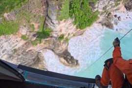 Misi Pertama FINNS Search & Rescue Berhasil Evakuasi Darurat Dua Warga Australia dari Sumba Terpencil