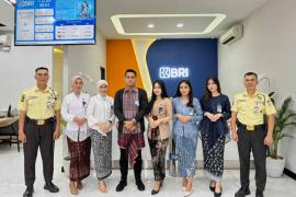Frontliner BRI Krekot Kenakan Busana Nasional di Hari Kartini