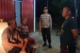 Hadirkan Rasa Aman, Polsek Seluma Timur Sisir Pemukiman Saat Patroli Malam