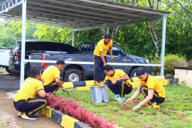 Polres Lebong Gencarkan Aksi Jumat Bersih, Wujudkan Lingkungan Asri dan Nyaman