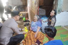 Polres Kepahiang Gelar NGOPI TAWAR di Desa Tapak Gedung, Tampung Aspirasi Warga dan Salurkan Bantuan Sembako