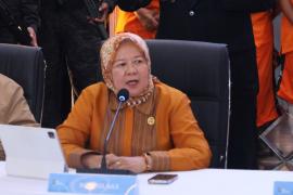  Komisioner Kompolnas Irjen Pol (Purn) Ida Oetari Poernamasasi 