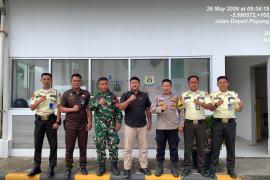 Bhabinkamtibmas Betungan Sambangi dan Pererat Komunikasi dengan Sekuriti Gudang Indomarco Prismatama
