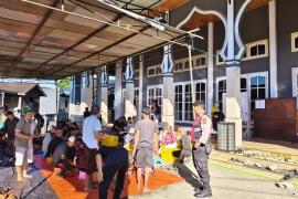 Polres Rejang Lebong Laksanakan Pengamanan Pemotongan Hewan Kurban di Masjid Darussalam Air Rambai Curup