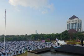 Didukung Embassy of India, Unesa Pecahkan Rekor MURI dengan Peserta Disabilitas Terbanyak dalam Yoga Bersama