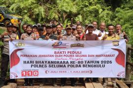 Kapolres Seluma hadiri giat gotong royong perbaikan Jembatan Desa Arang Sapat