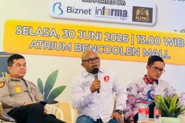 Ketua Asosiasi Media dan Jurnalis (AMJ), Wibowo Susilo, S.E., saat menjadi narasumber dalam Diskusi Publik dan Interactive Talkshow Edukasi Hukum 2026