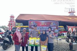Polresta Bengkulu dan Polda Bengkulu Salurkan 1.500 Karung Beras Gratis untuk Masyarakat