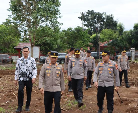 Kapolda Bengkulu Cek Kesiapan Lahan Pembangunan Polsek Kota Arga Makmur dan Gedung Satpas