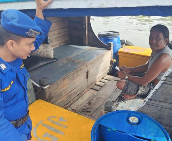 Ditpolairud Polda Bengkulu Patroli Perairan Teluk Sepang, Imbau Nelayan Waspada Cuaca Ekstrem