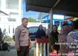 Bhabinkamtibmas Penurunan Sampaikan Pesan Kamtibmas Saat Pengamanan Pasar Murah Bulog